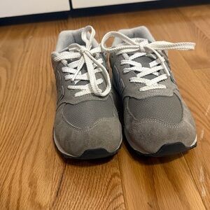 Kids New Balance dark grey and White Sneakers